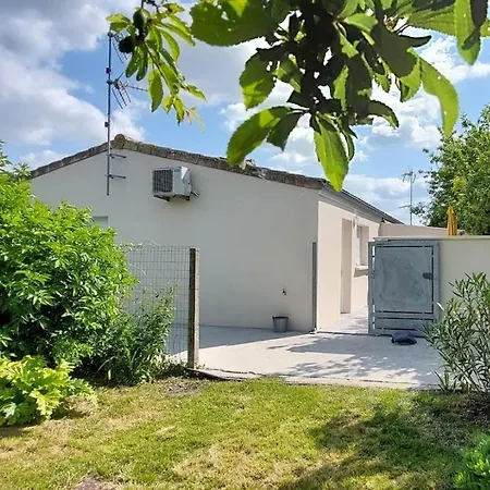 Meuble De Tourisme A L'entree De Royan Medis