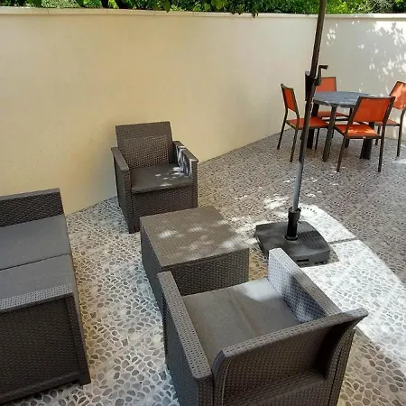 Meuble De Tourisme A L'entree De Royan Holiday home *